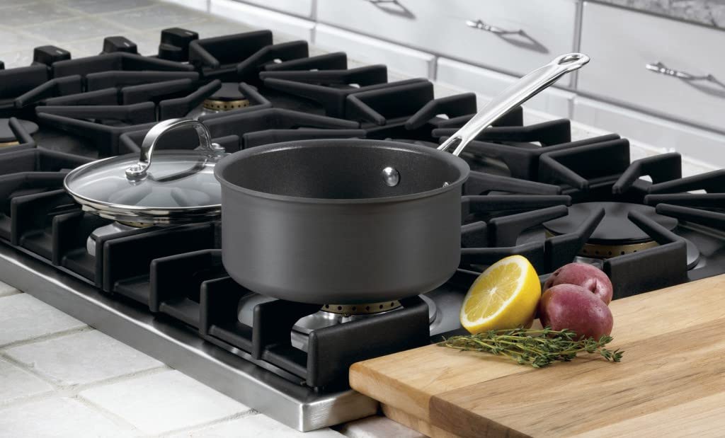 Cuisinart Chef's Classic Nonstick Hard-Anodized 1.5-Quart Saucepan with Lid, Black, 619C-16