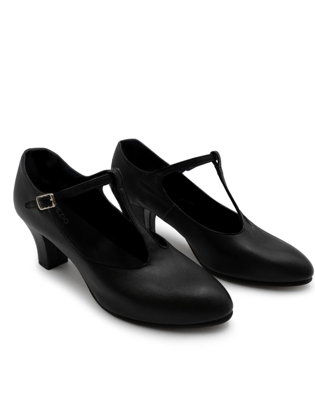 Capezio Jr. Footlight T-Strap Character Shoe, Black, 6 W