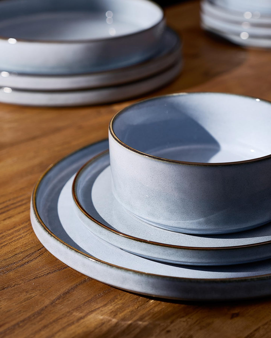 Famiware Annecy 12-Piece Stoneware Dinnerware Set, Reactive Blue