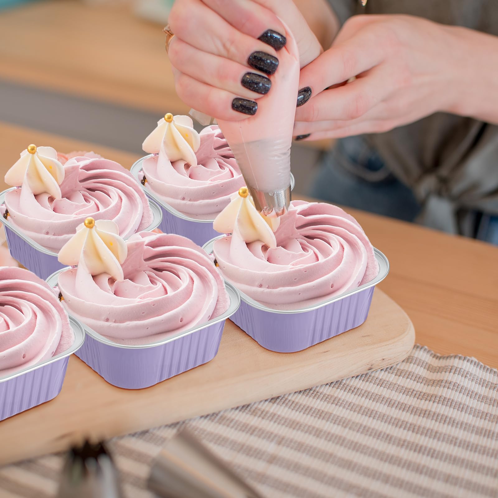 Aoriher 150 Pcs 10 oz Mini Cake Pans with Lids Aluminum Foil Baking Cup Disposable Square 4 x 4 Large Baking Tin, Muffin Pan Cheesecake Kitchen Brownie Pudding Desserts Holder(Taro Purple)