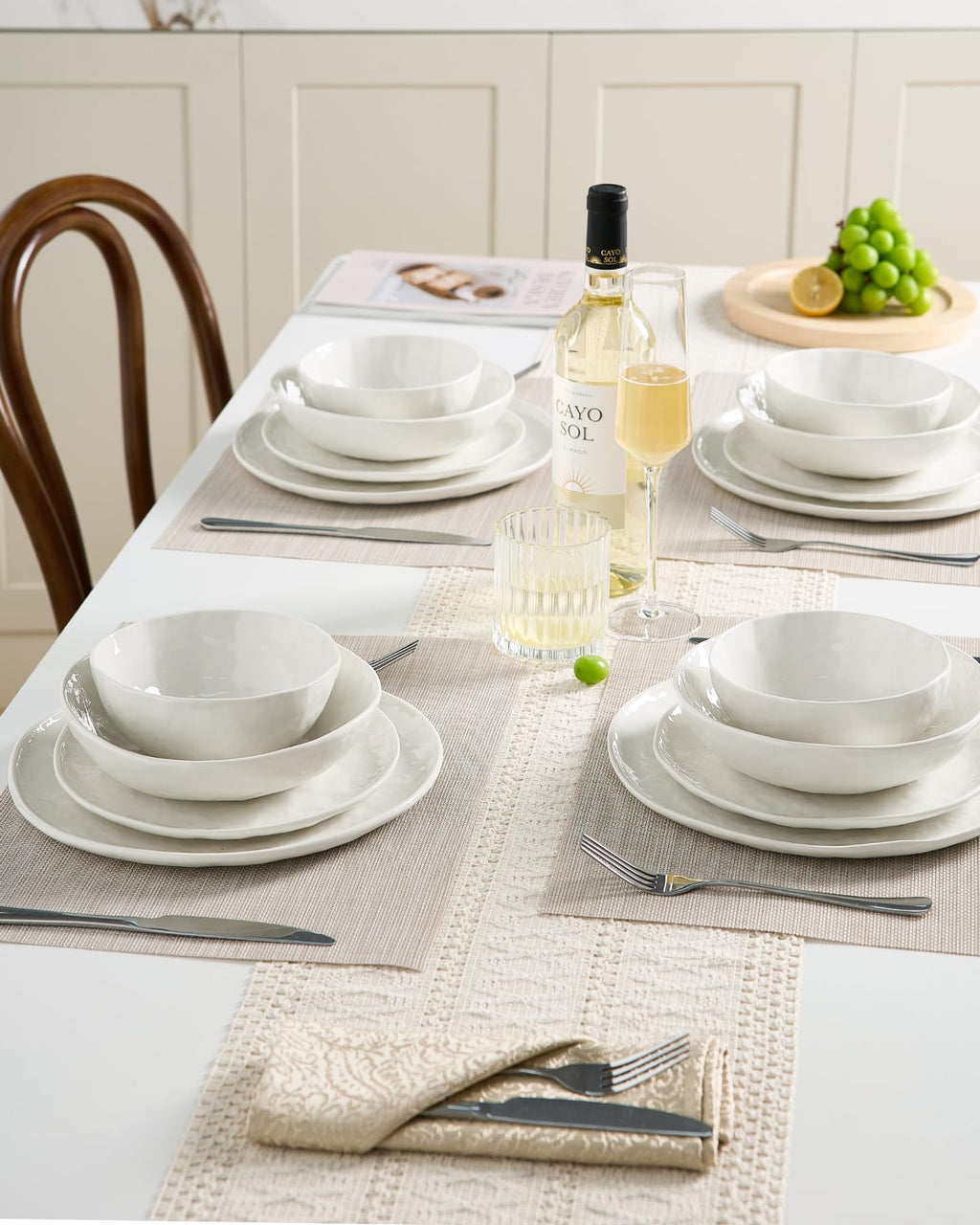 Famiware Porcelain Dinnerware Set for 6, 24-Piece, Polar White