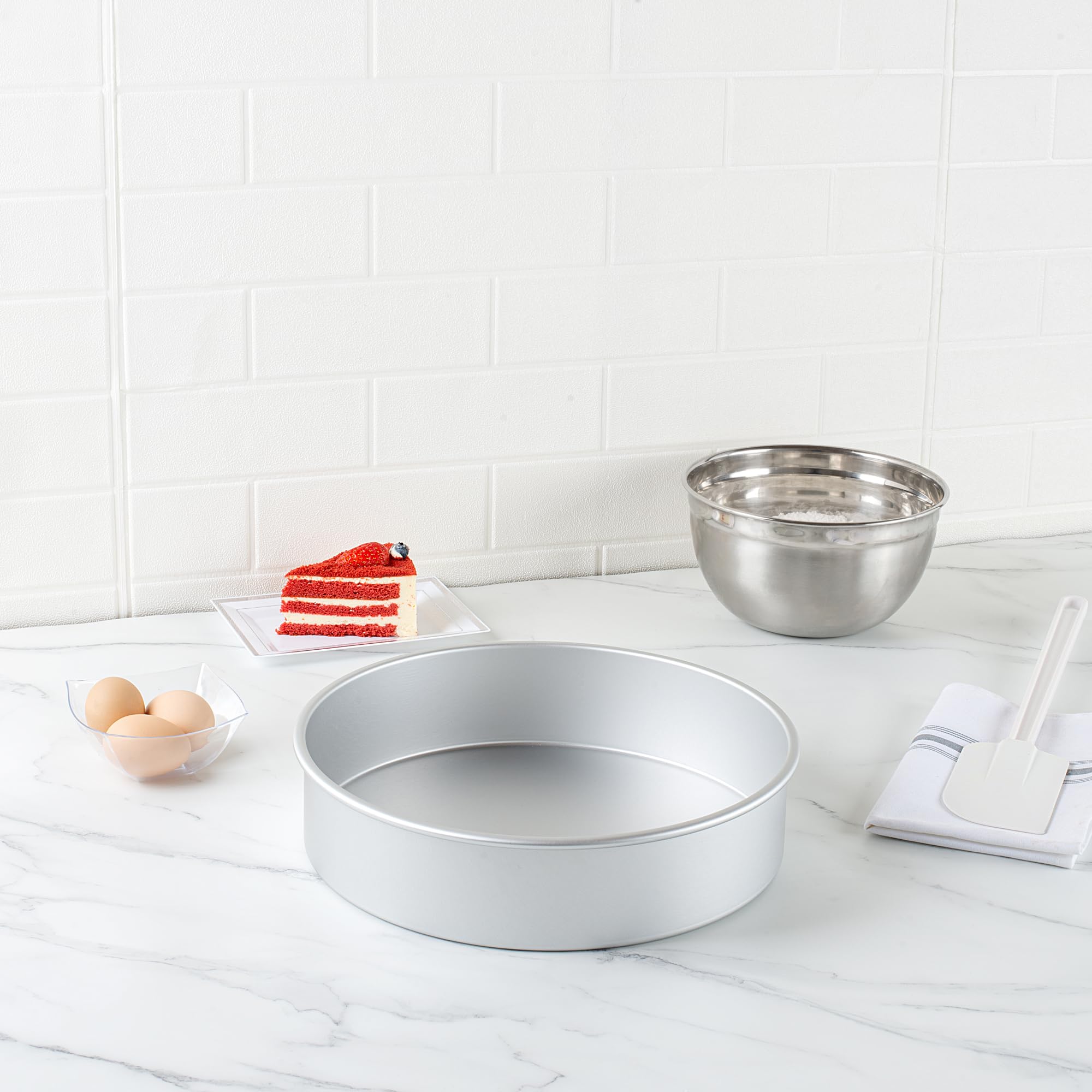 Restaurantware-Met Lux 12 x 3 Inch Straight-Sided Baking Tin, 1 Round Cake Pan - Oven-Ready, Freezable, Anodized Aluminum Round Baking Pan, Greaseproof, For Layer Birthday Cake