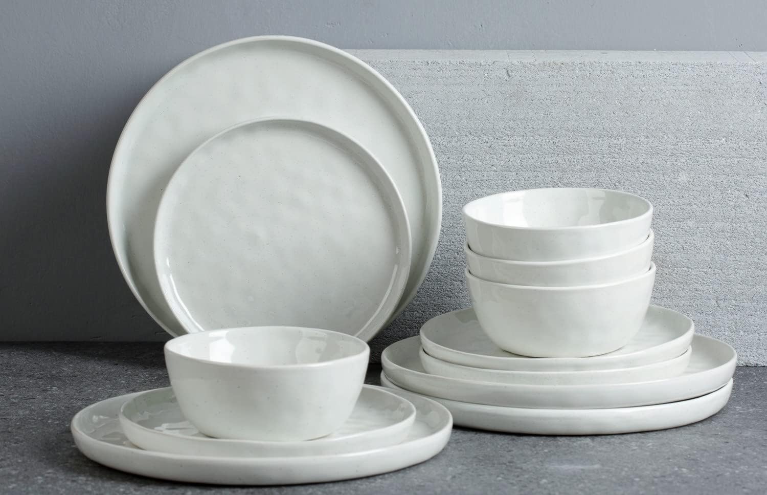 Famiware Mars Stoneware Dinnerware Set for 8, White