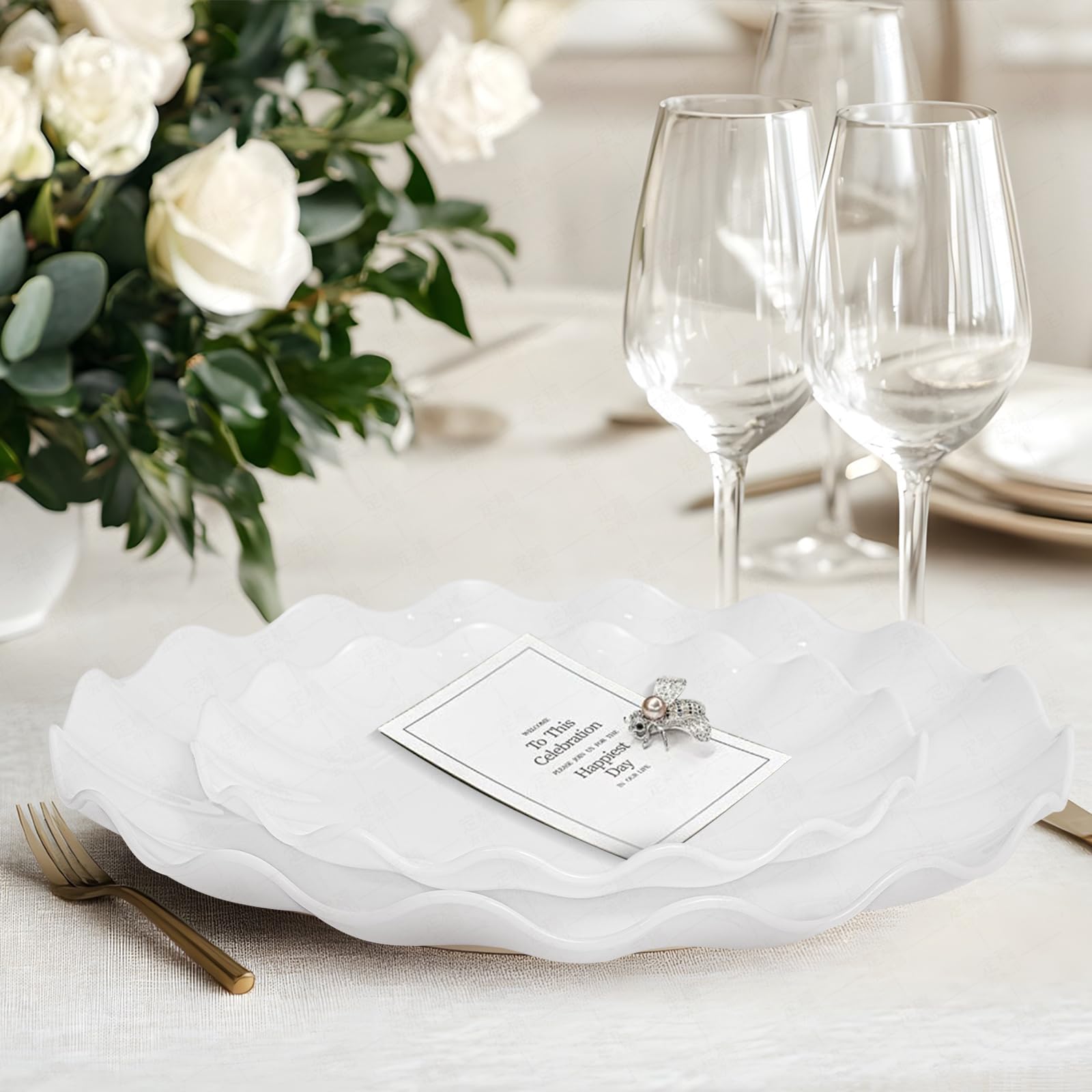 LIYH 50 Pcs White Scalloped Plastic Plates Reusable - Unbreakable Plastic Plates for Weddings Party Outdoor Picnics Dishwasher Safe BPA Free(25Guests)