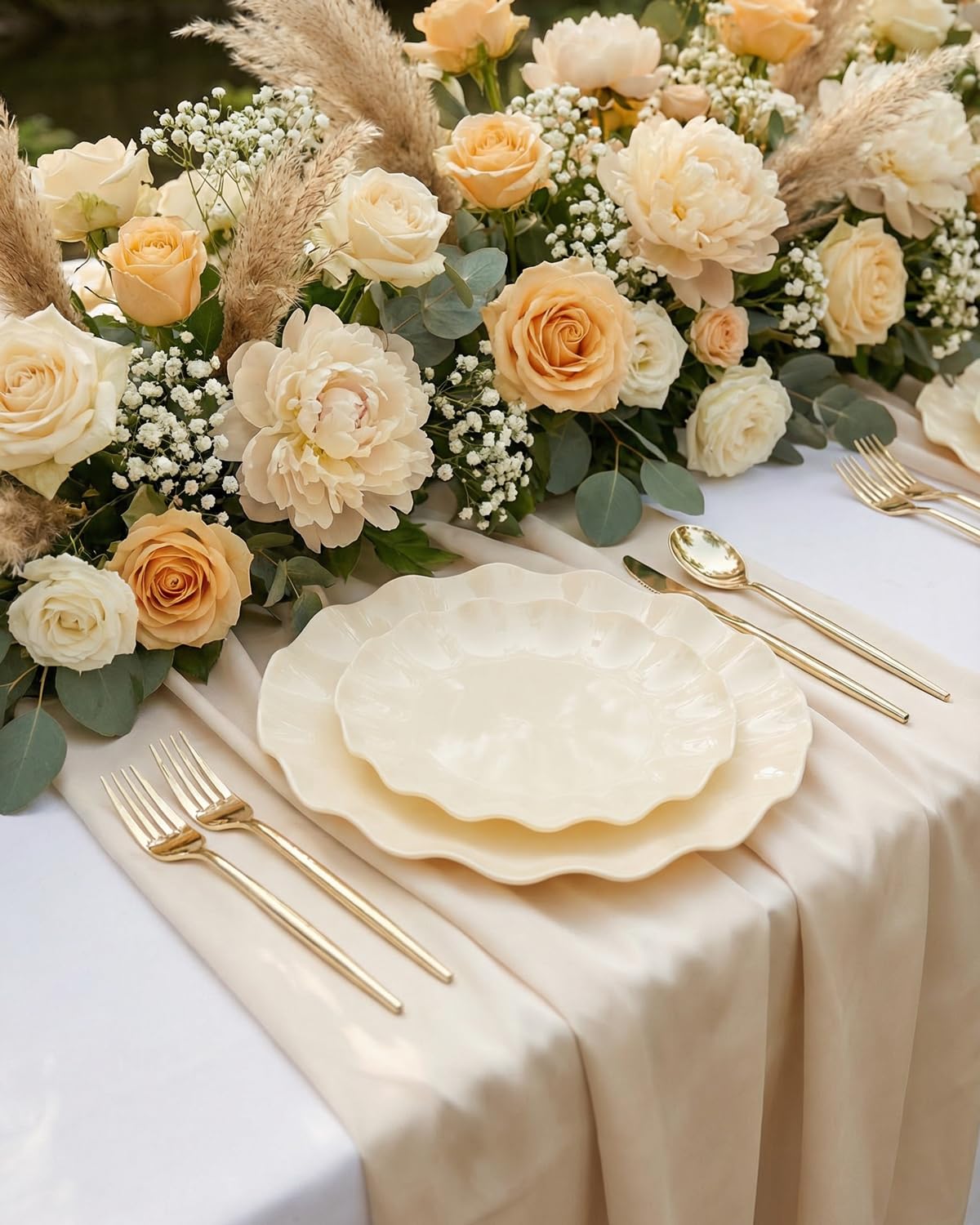 LIYH 24 Pcs Plastic Plates Reusable,Unbreakable Dinner Plates, Scalloped Plastic Plates, Dishwasher Safe,Ivory Plate Sets Perfect for Parties, Birthday, Picnics, BPA Free(12Guests)
