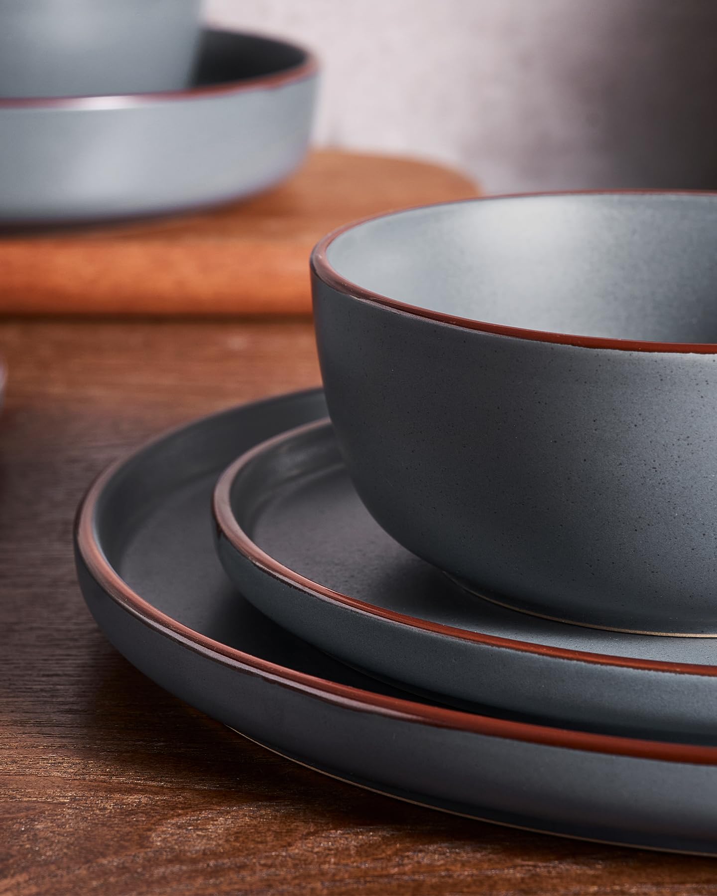 Famiware Mercury 24-Piece Stoneware Dinnerware Set, Charcoal