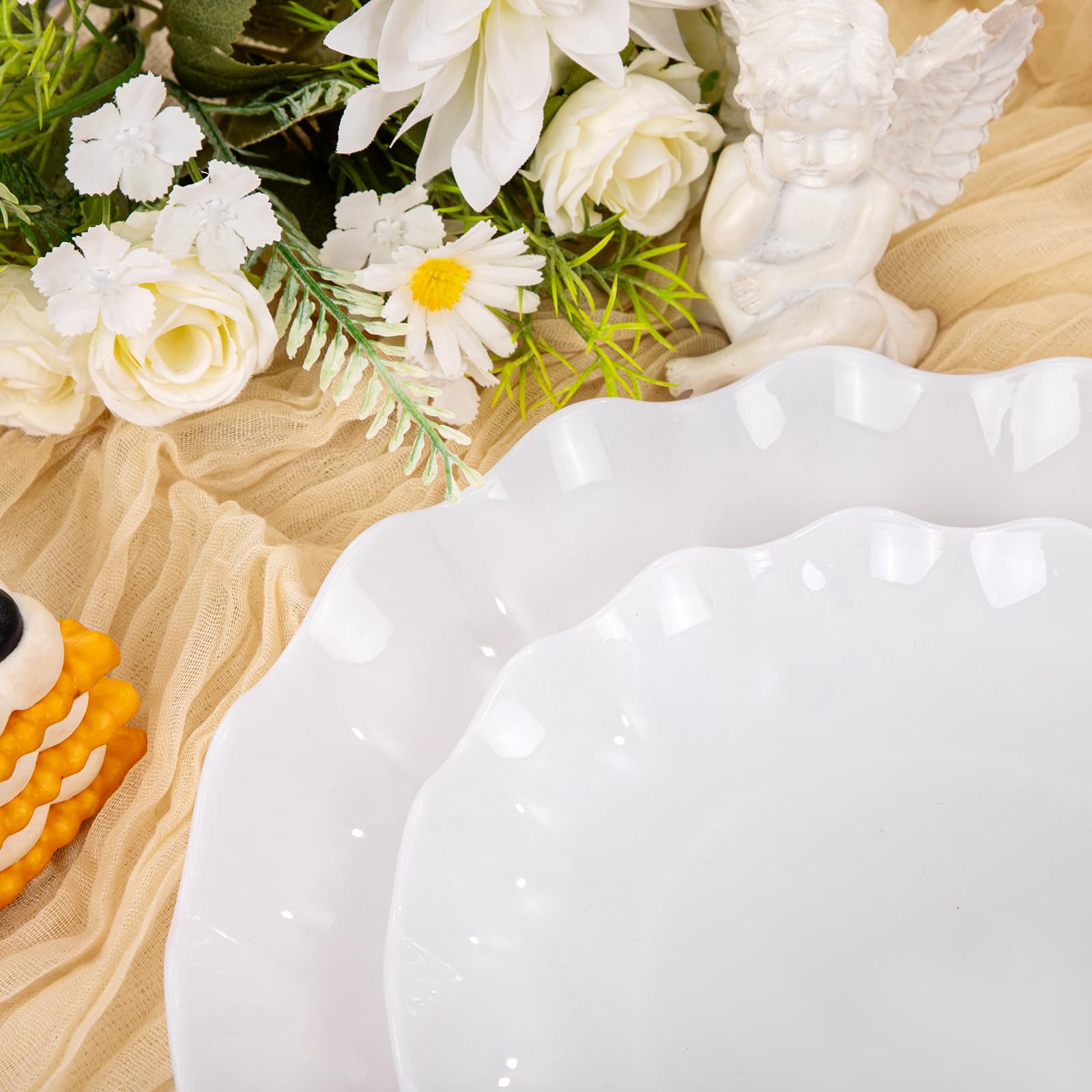 LIYH 50 Pcs White Scalloped Plastic Plates Reusable - Unbreakable Plastic Plates for Weddings Party Outdoor Picnics Dishwasher Safe BPA Free(25Guests)