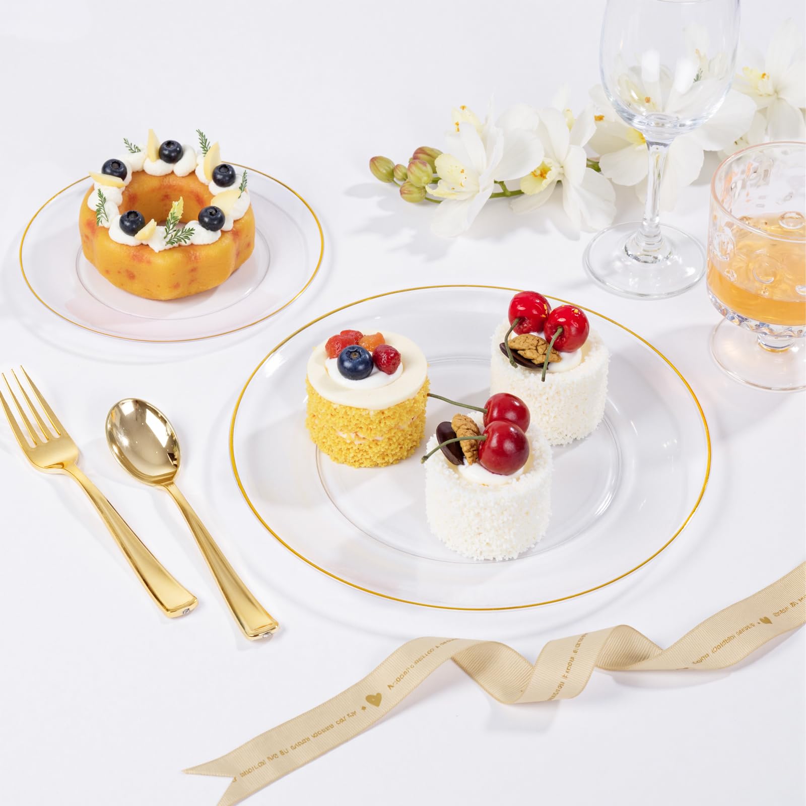 bUCLA 100PCS Clear and Gold Plastic Plates - Clear Disposable With Gold Rim Include 50 Each (10 inch Dinner & 7 inch Dessert) Plates, Ideal for Party & Thanksgiving
