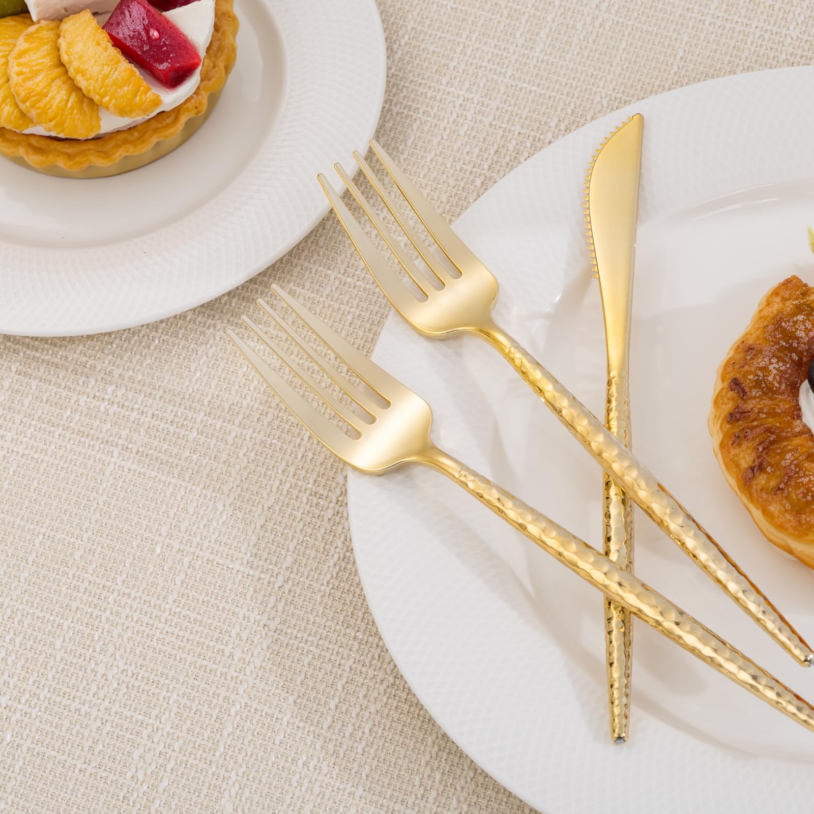 LIYH 102Pcs Gold Heavy Duty Plastic Silverware Set for Wedding Parties