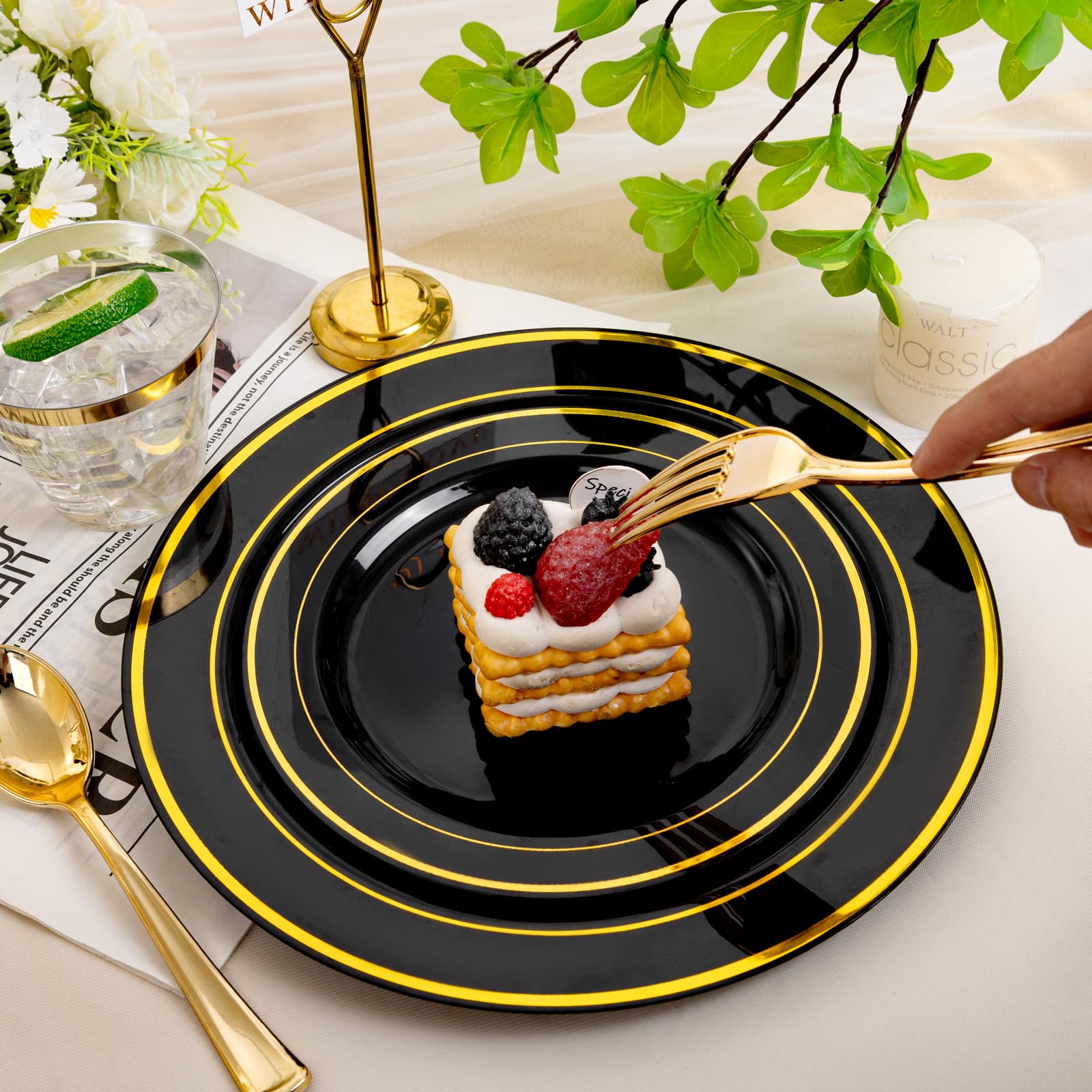 bUCLA 600PCS Black and Gold Disposable Dinnerware Set - Black Plastic Plates Disposable for Party Include 100 Dinner&100 Dessert Plates,100 Knives,100 Forks,100 Spoons,100 Cups for Party & Graduation