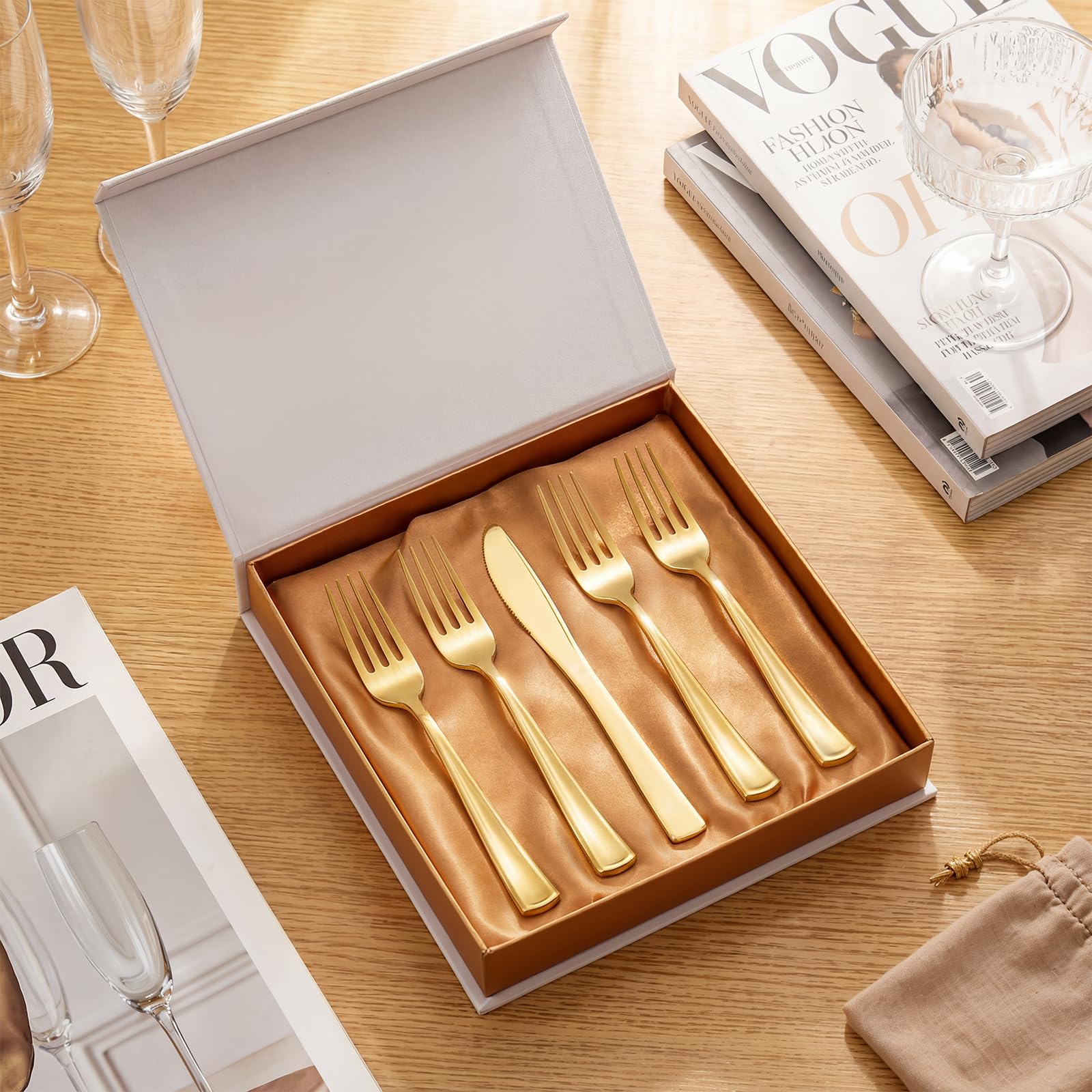 Liacere 200pcs Gold Plastic Forks - Heavyweight - 7.4 Inch Heavy Duty Forks - Gold Plastic Silverware Perfect For Parties & Weddings & Restaurants & New Year And Daily Using&Christmas&New Year