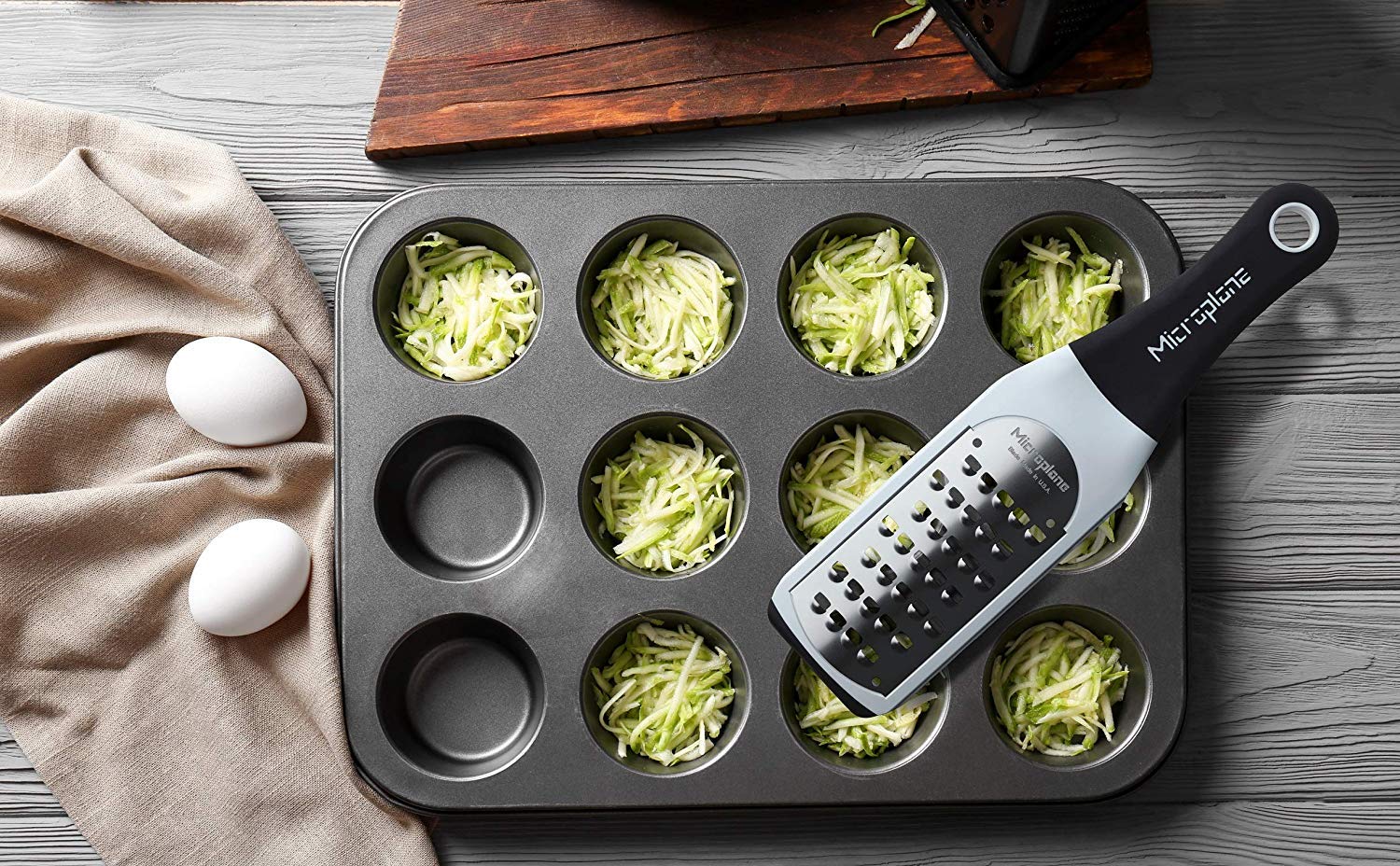 Microplane Artisan Series Cheese Grater and Zester (Extra Coarse, White)