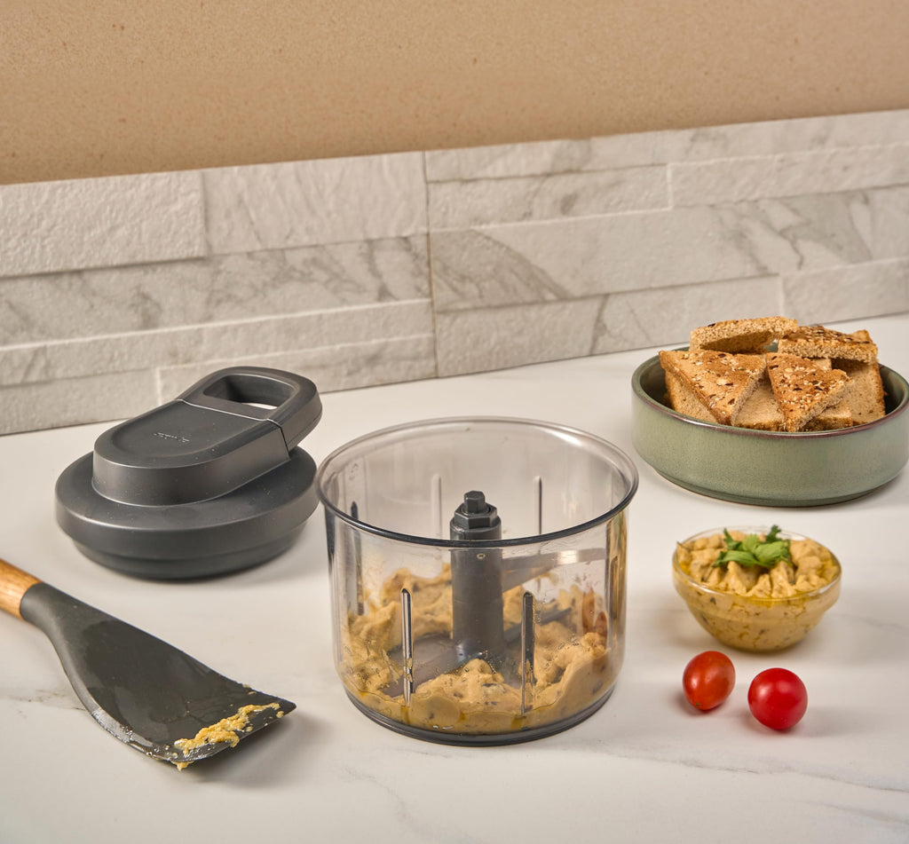 Zyliss Easy Pull Food Chopper and Manual Food Processor - Hand-Held Slicer & Dicer for Fruits & Vegetables - Easy Pull Manual Food Chopper - Cooking Gadgets & Kitchen Essentials - Easy Pull 3.0