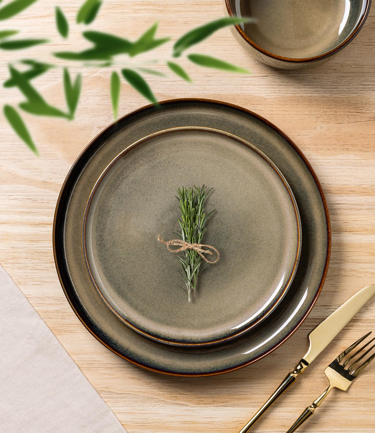 TheTerra Ceramic Dinnerware Set for 8, 24-Piece Plates and Bowls Set