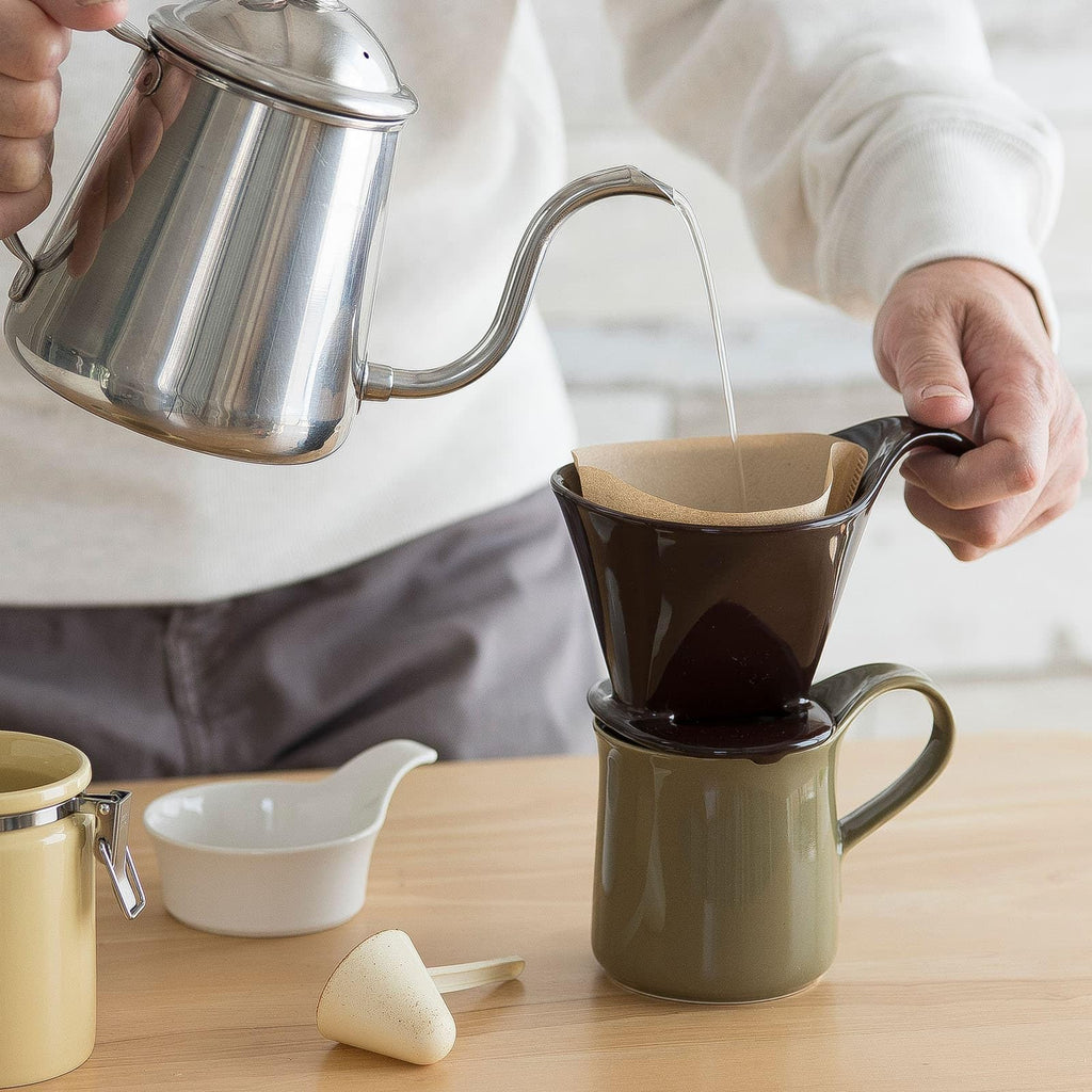ZERO JAPAN - Bee House Pour Over Coffee Dripper - Ceramic Coffee Maker with Elegant Peek Hole, Drip Cone Brewer Coffee Gift, Brewing Accessories - Yellow Pepper, Standard Size