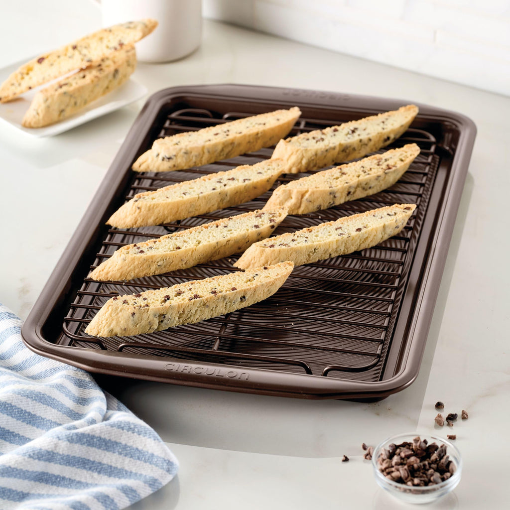 Circulon Nonstick Bakeware Set with Nonstick Cookie Sheet / Baking Sheet and Cooling Rack - 2 Piece, Chocolate Brown