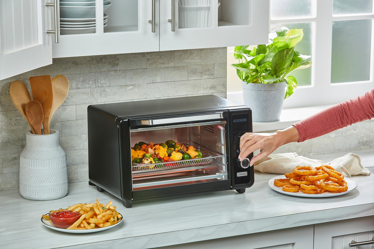 BLACK+DECKER Crisp 'N Bake™ 6-Slice Digital Air Fry Toaster Oven
