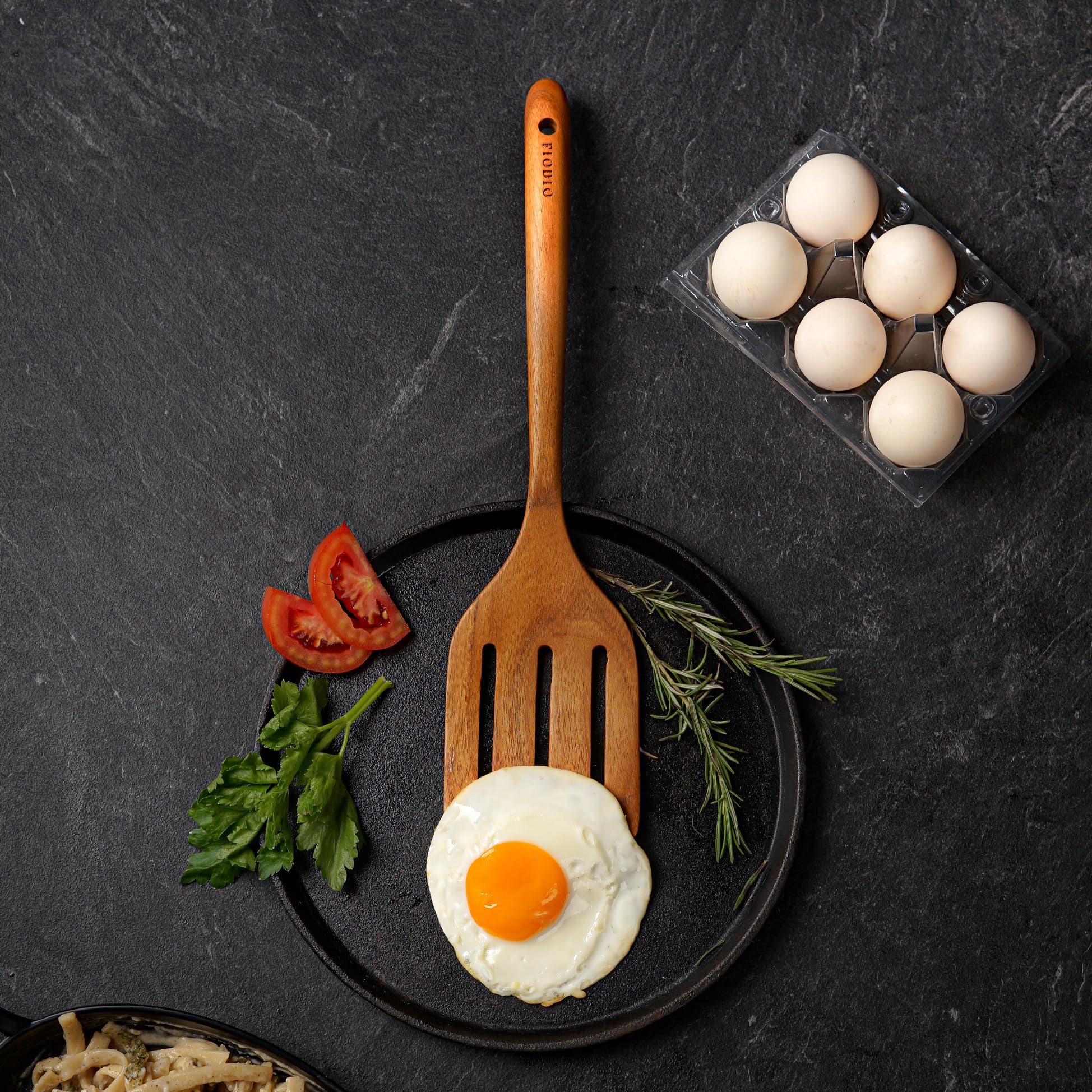 Fiodio Home Teak Wooden Spatula, Spoons & Slotted Turner for Cooking – Natural Non-Stick, Handcrafted Kitchen Utensils with Comfort Grip & Microfiber Cloth
