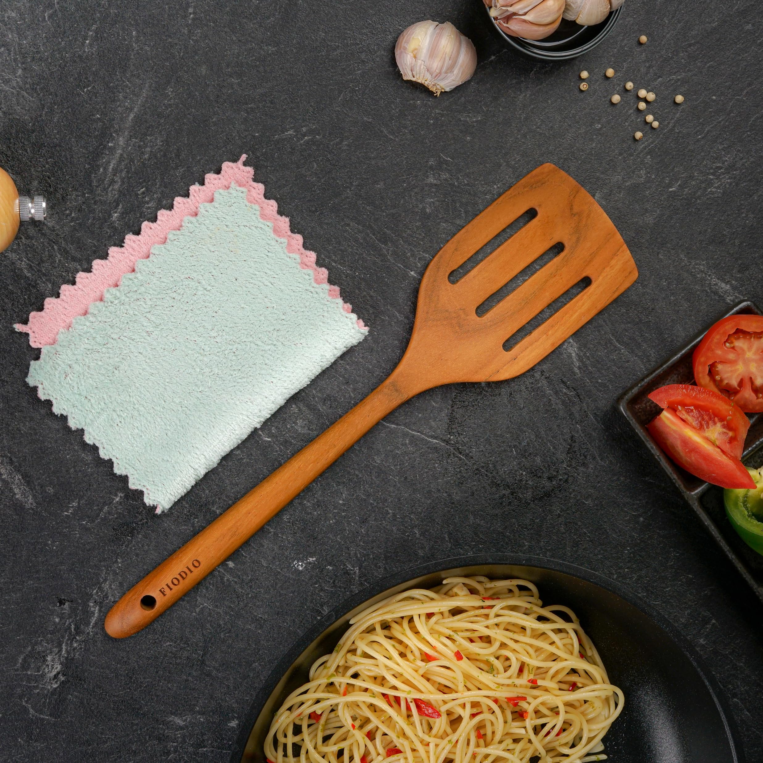 Fiodio Home Teak Wooden Spatula, Spoons & Slotted Turner for Cooking – Natural Non-Stick, Handcrafted Kitchen Utensils with Comfort Grip & Microfiber Cloth